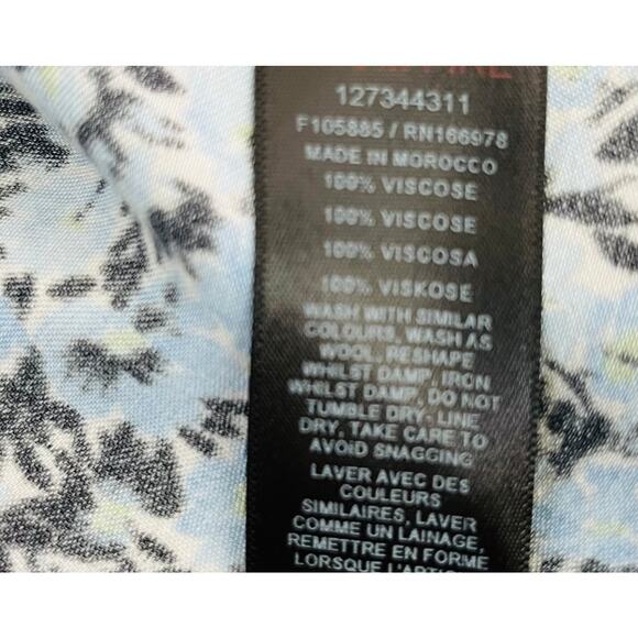 TopShop Blue Black Floral Sleeveless Tie Back V-Neck Shorts Romper 10/Medium NWT - Picture 11 of 12